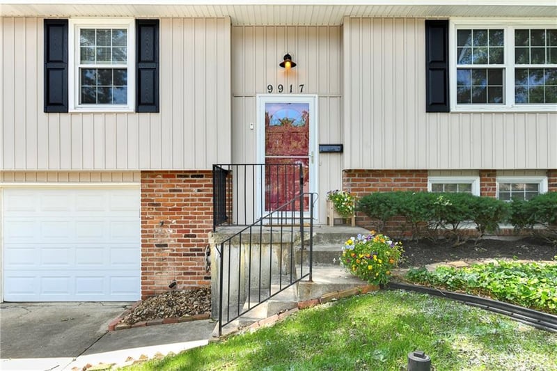 9917 65th Pl, Merriam, KS 66203