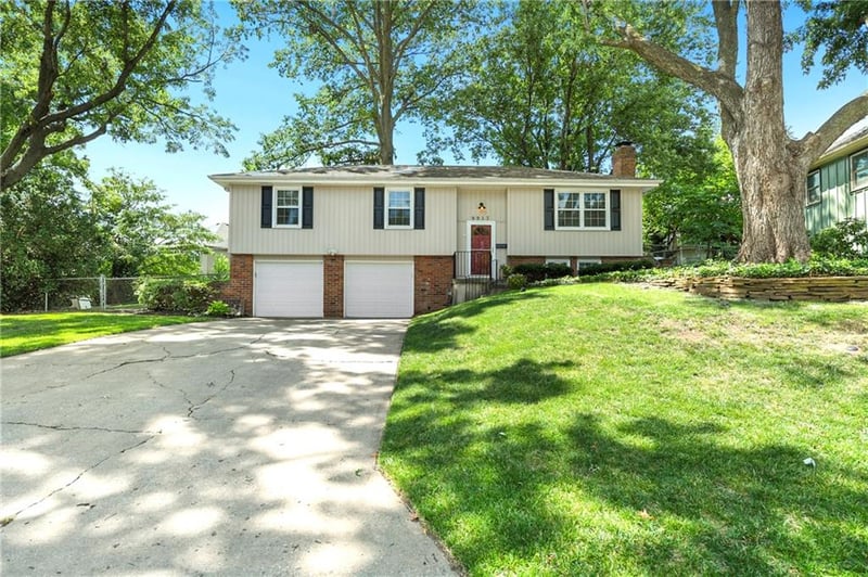 9917 65th Pl, Merriam, KS 66203