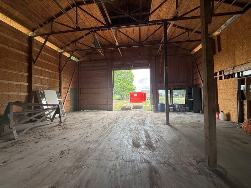 1411 Hudnall Rd, Oak Grove, MO 64075