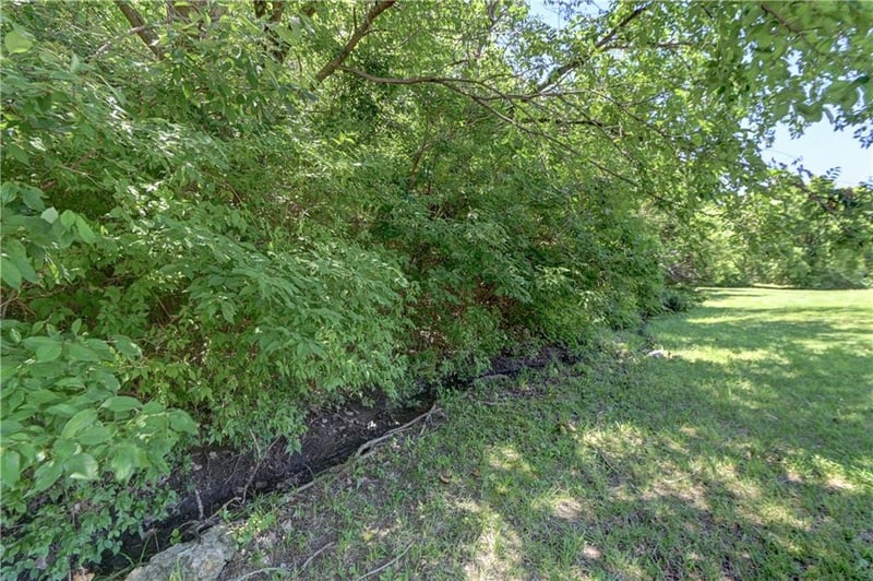 11511 Ridge Dr, Independence, MO 64054