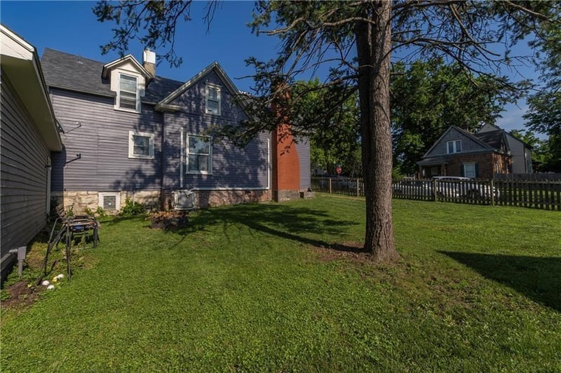 128 Brown St, Liberty, MO 64068