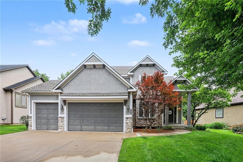 24012 St Andrews Ct, Paola, KS 66071