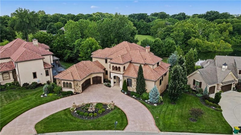 15348 Larsen St, Overland Park, KS 66221