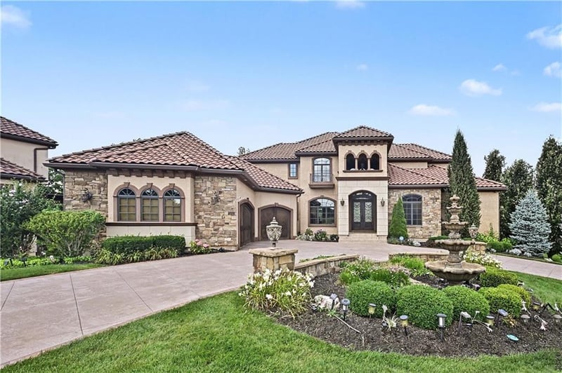 15348 Larsen St, Overland Park, KS 66221