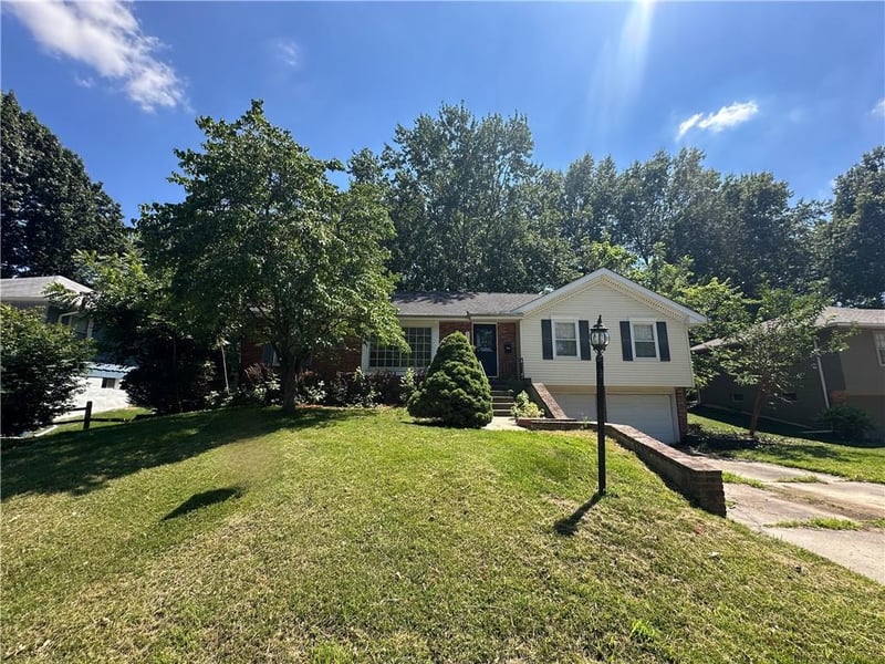 1709 69 Ter, Gladstone, MO 64118