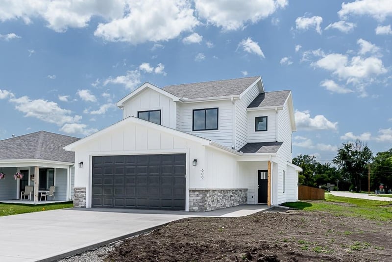 900 2nd St, Perry, KS 66073
