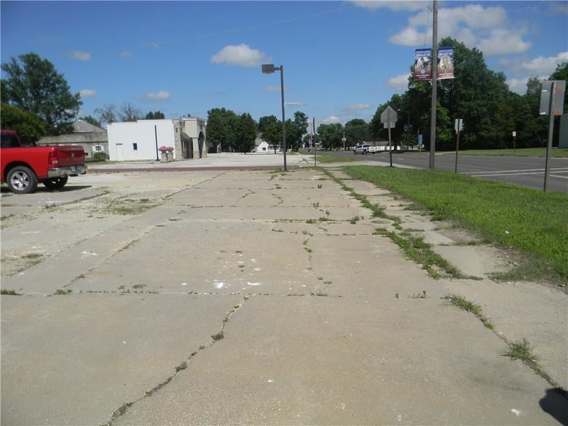 201 Mary St, Yates Center, KS 66783