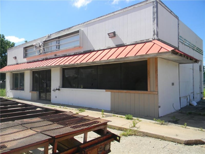 201 Mary St, Yates Center, KS 66783