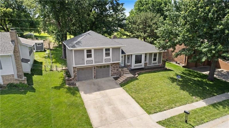 5718 Westgate St, Shawnee, KS 66216