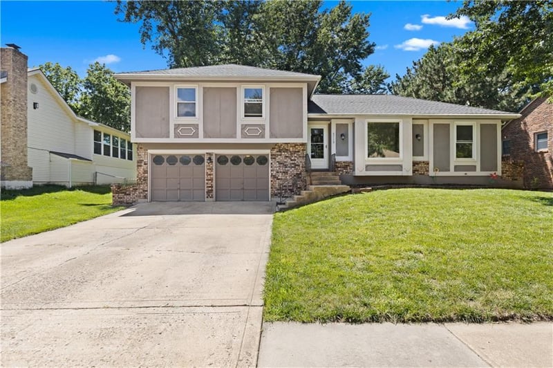 5718 Westgate St, Shawnee, KS 66216