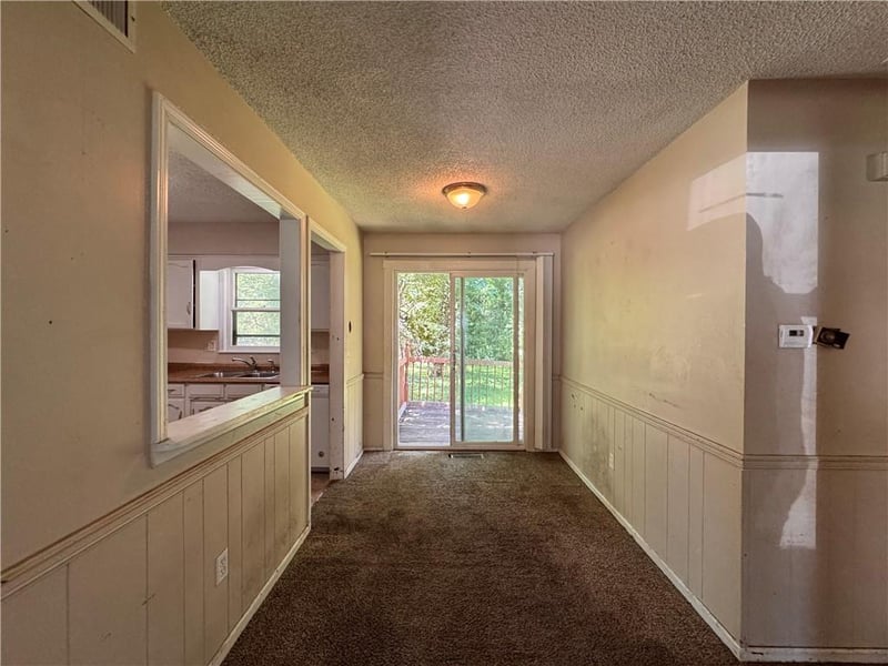 2414 Pursell Rd, Gladstone, MO 64118