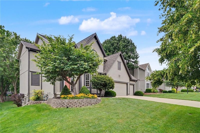 5910 154th St, Overland Park, KS 66223