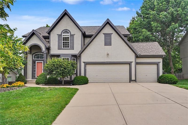 5910 154th St, Overland Park, KS 66223
