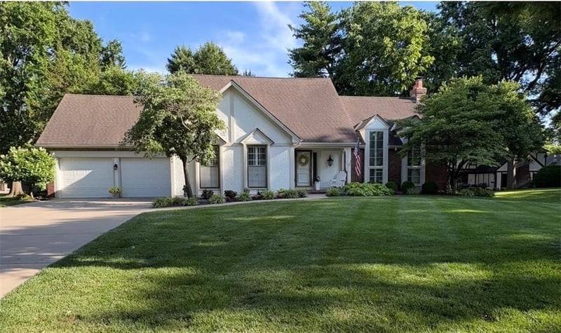 3211 83rd Ter, Leawood, KS 66206