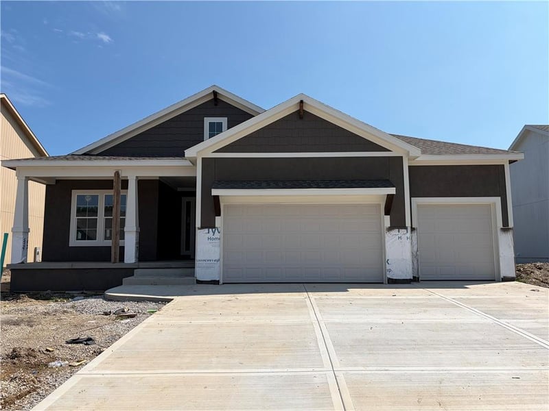 17135 Barstow St, Olathe, KS 66062
