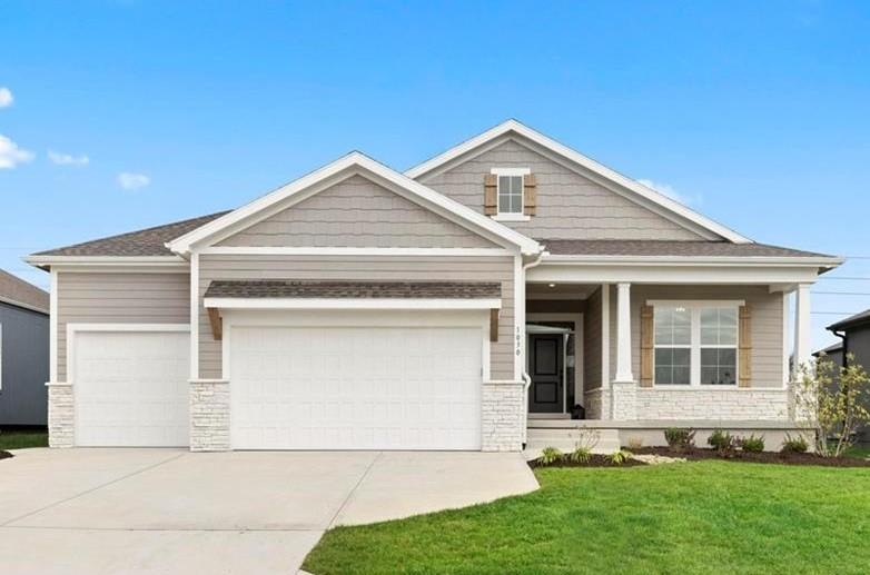 17135 Barstow St, Olathe, KS 66062