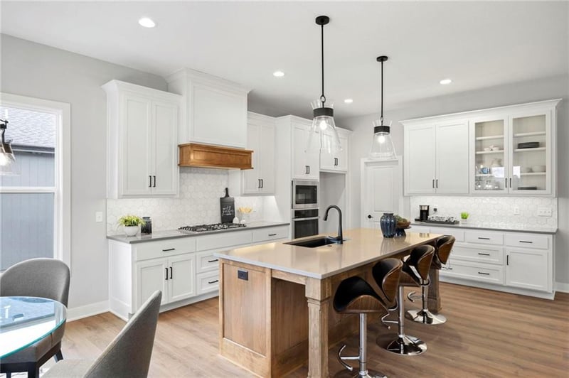 17135 Barstow St, Olathe, KS 66062
