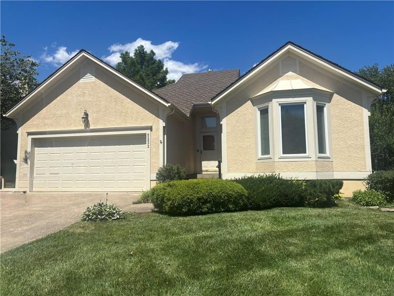 5232 121st St, Overland Park, KS 66209