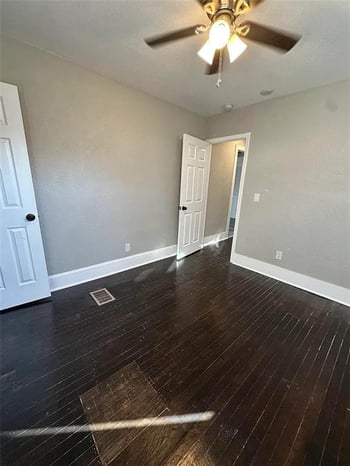 2210 34th St, Kansas City, MO 64109