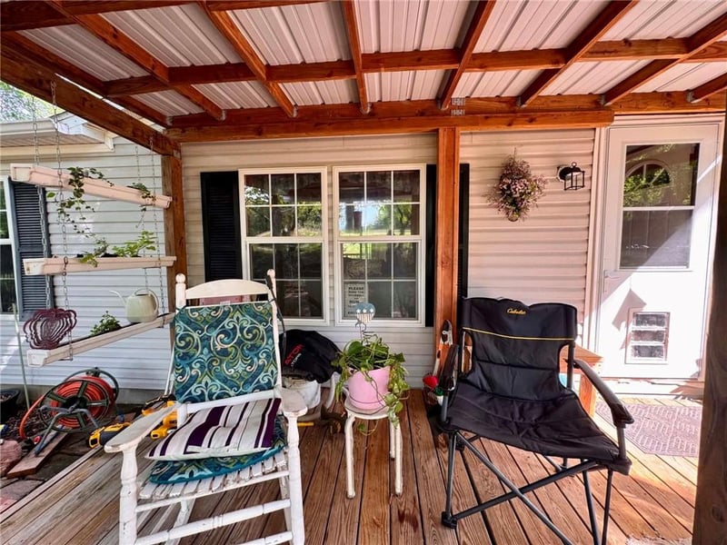 9534 Lakeview Dr, Ozawkie, KS 66070