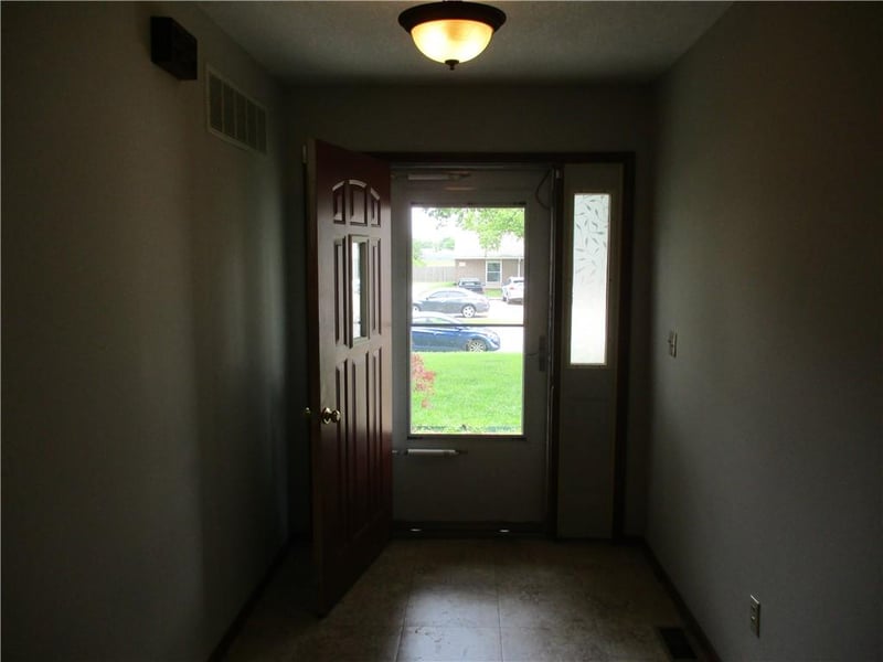1542 Elm St, Ottawa, KS 66067