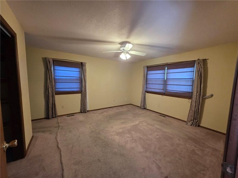 1542 Elm St, Ottawa, KS 66067