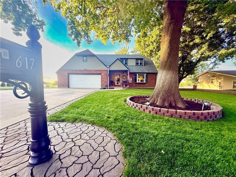 617 Meadow Ln, Fort Scott, KS 66701