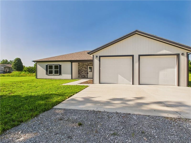 125 171 Rd, Warrensburg, MO 64093