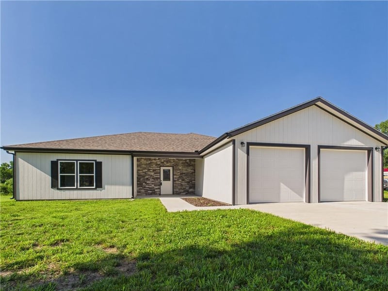 125 171 Rd, Warrensburg, MO 64093