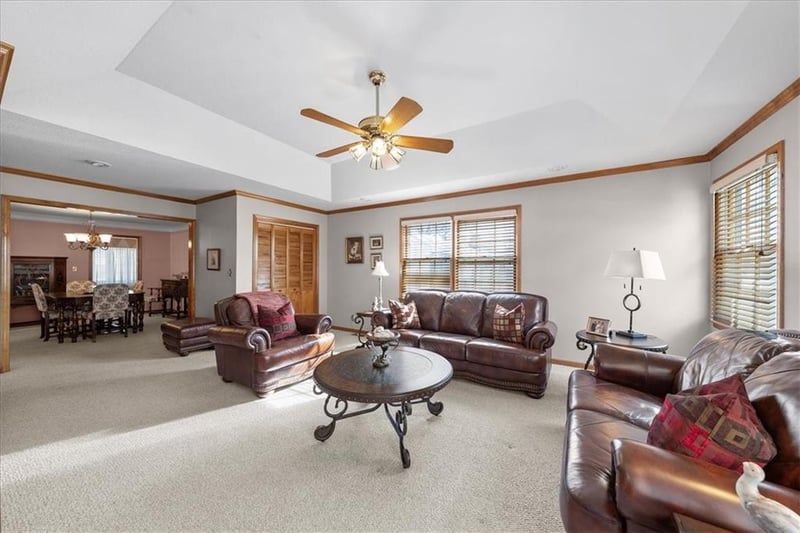915 85th St, Kansas City, MO 64114