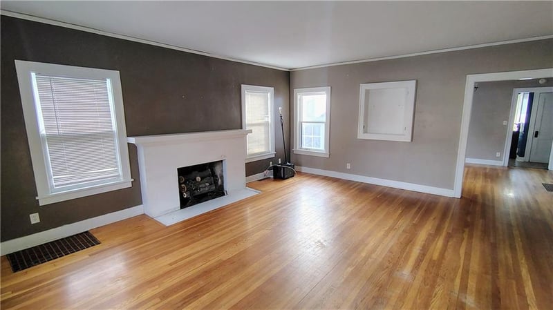 909 State St, Emporia, KS 66801
