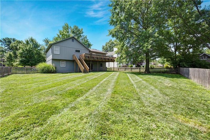 15768 Horton Ct, Overland Park, KS 66223