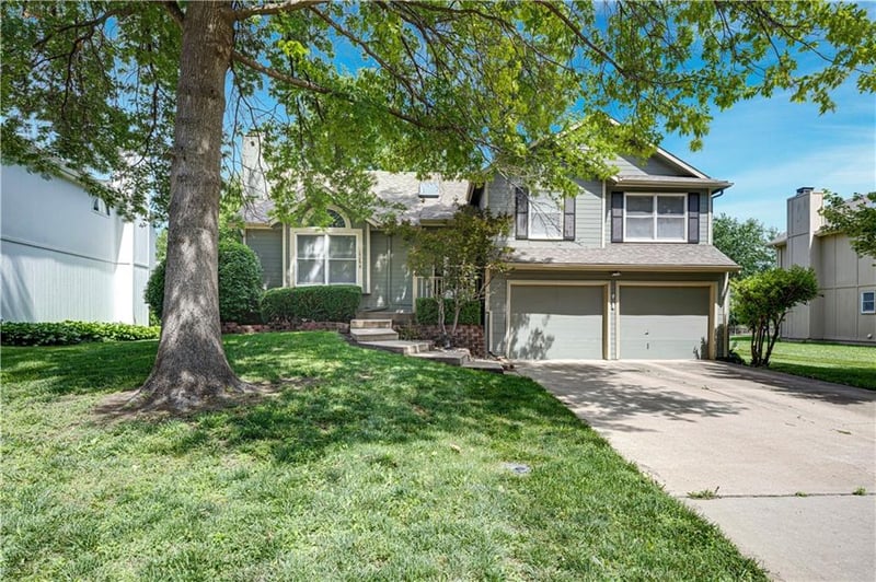 15768 Horton Ct, Overland Park, KS 66223
