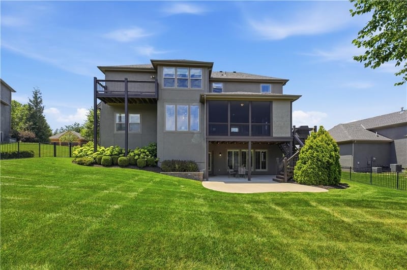 19718 W 94th Ter, Lenexa, KS 66220