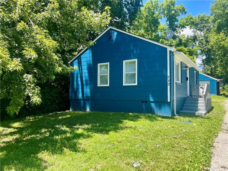 732 Stone St, Independence, MO 64050