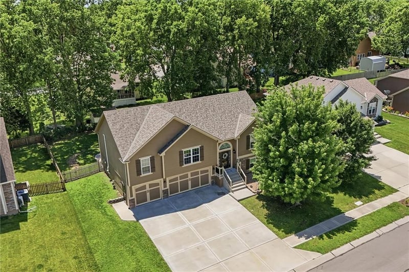 319 Tamera Dr, Kearney, MO 64060