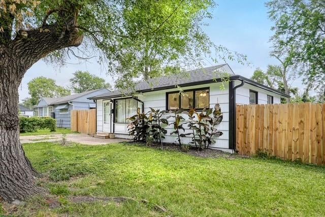 4405 Elmwood Ave, Kansas City, MO 64130