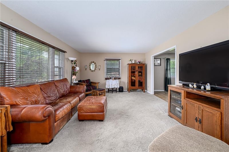 7839 Armstrong Ave, Kansas City, KS 66112
