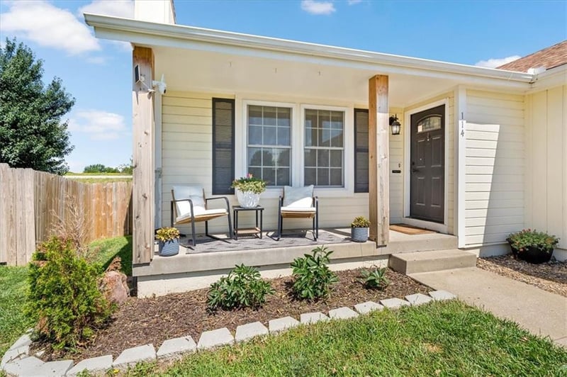 114 114th Ter, Kansas City, MO 64155