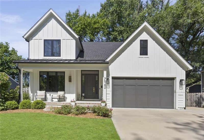 7942 Reinhardt Ln, Prairie Village, KS 66208