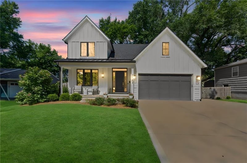 7942 Reinhardt Ln, Prairie Village, KS 66208
