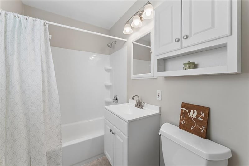 5801 Floyd St, Overland Park, KS 66202