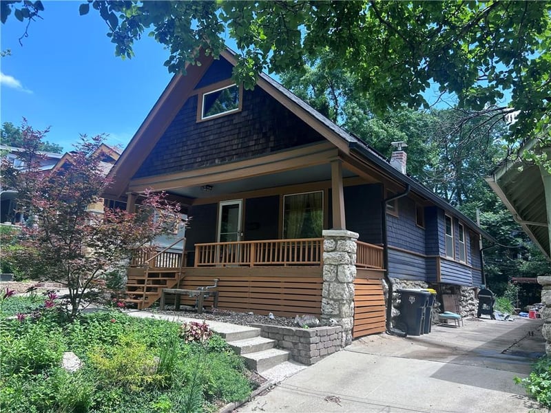 4231 Holmes St, Kansas City, MO 64110