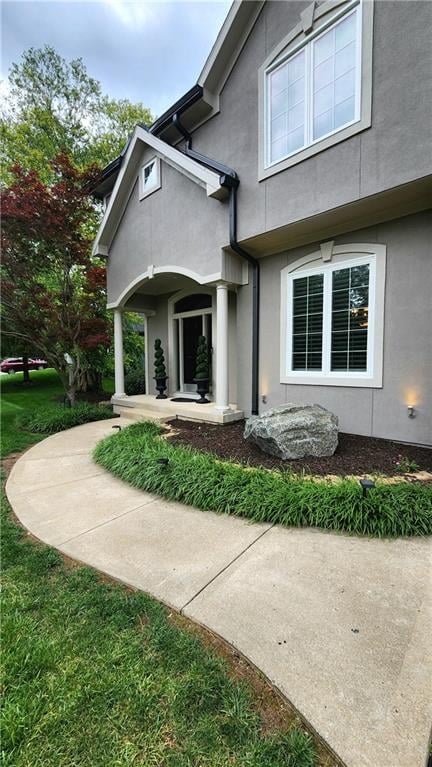 10202 NW River Hills Dr, Parkville, MO 64152