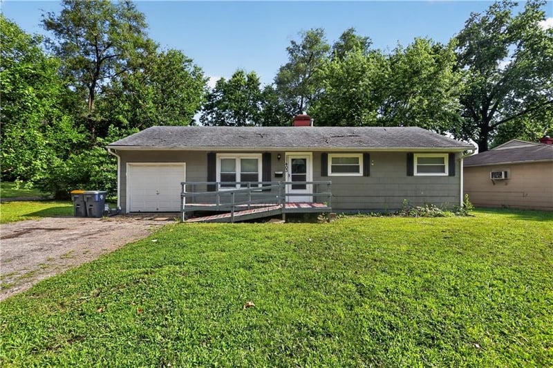 11403 Winchester Ave, Kansas City, MO 64134