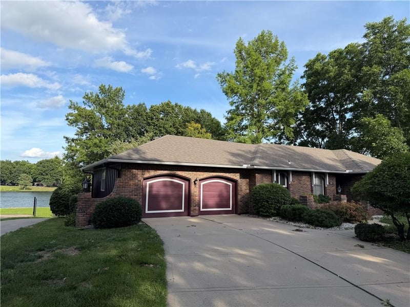 403 Silver Top Ln, Raymore, MO 64083