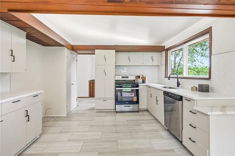 8625 73rd Ter, Kansas City, MO 64133