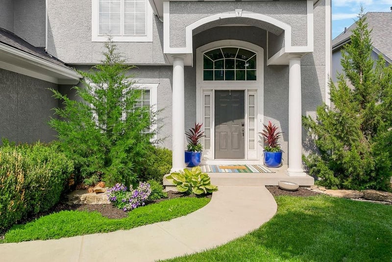 10877 Barth Rd, Olathe, KS 66061