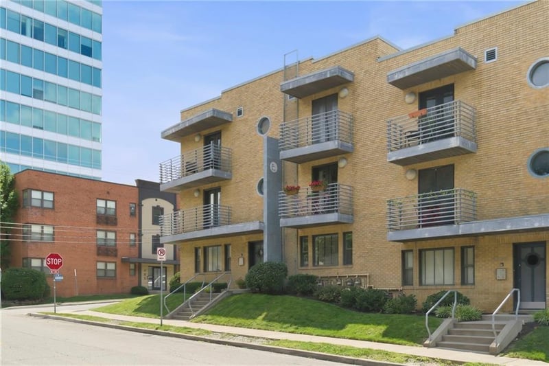 4540 Broadway Ave #2N, Kansas City, MO 64111