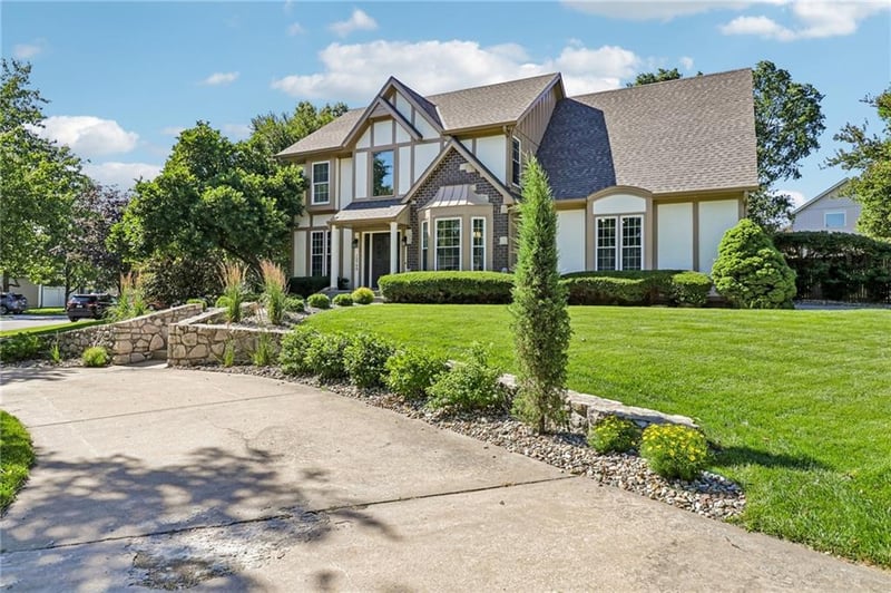 12748 Cody St, Overland Park, KS 66213